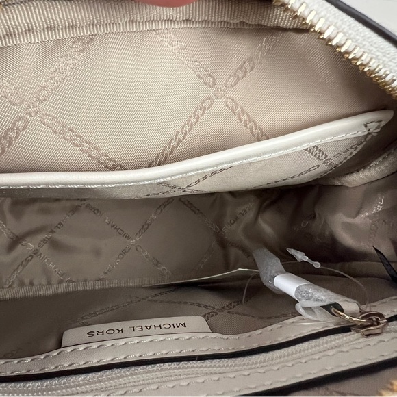 🔥 NWT Michael Kors Jet Set Charm Small Leather Crossbody Bag - LT Light Cream - Picture 13 of 16